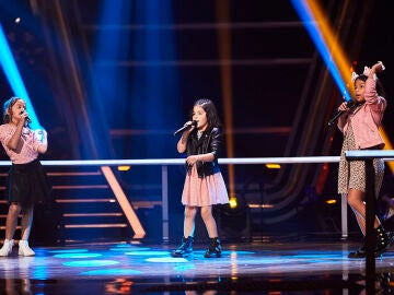 Macarena, María y Leonor logran emocionar a Evaluna cantando ‘Por primera vez’ en ‘La Voz Kids’