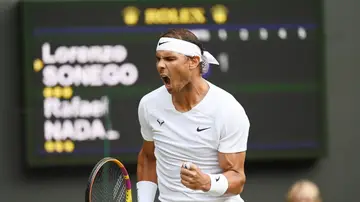 Nadal se ensaña con Sonego y se mete en octavos de Wimbledon por todo lo alto Nadal se ensaña con Sonego y se mete en octavos de Wimbledon por todo lo alto