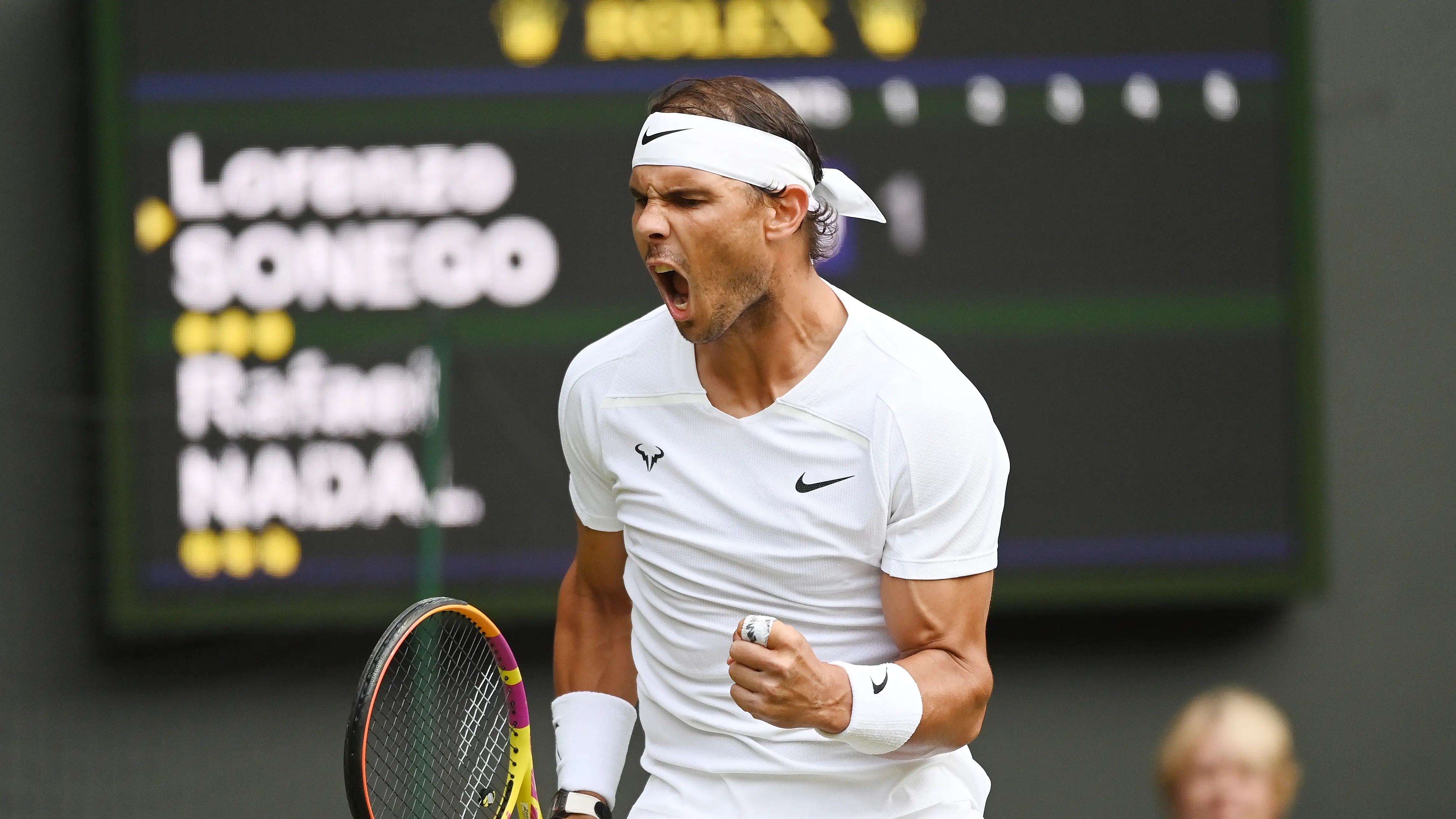 Nadal se ensaña con Sonego y se mete en octavos de Wimbledon por todo lo alto Nadal se ensaña con Sonego y se mete en octavos de Wimbledon por todo lo alto