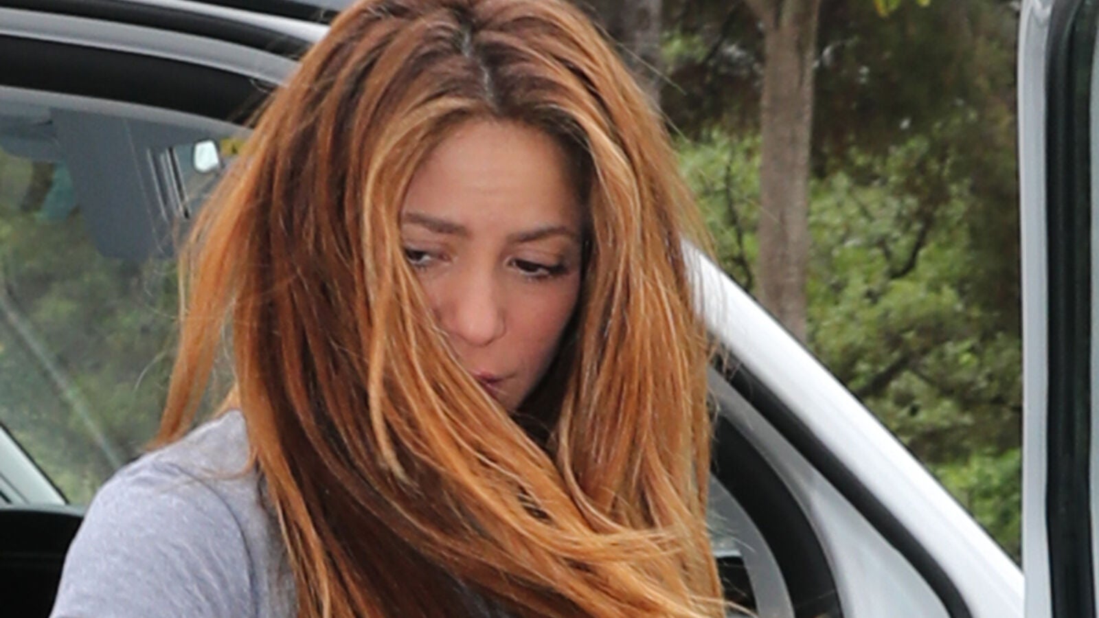 Shakira reaparece con un desgarrador vídeo y hay quienes señalan a Piqué: 
