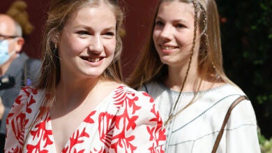 La gran complicidad de la princesa Leonor y su hermana Sofía en la felicitación de Navidad de la Familia Real