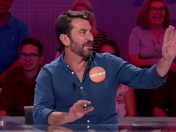 Para nostálgicos: el genial guiño de Arturo Valls a ‘¡Ahora caigo!’ en mitad de ‘El Rosco’ Para nostálgicos: el genial guiño de Arturo Valls a ‘¡Ahora caigo!’ en mitad de ‘El Rosco’