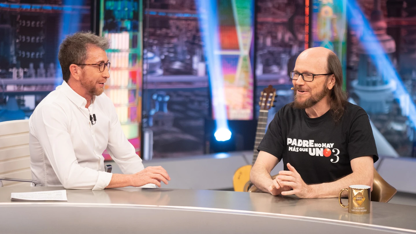 Santiago Segura revela un gran secreto en 'El Hormiguero 3.0': ¿Por qué estrena una película de Navidad en verano? Santiago Segura revela un gran secreto en 'El Hormiguero 3.0': ¿Por qué estrena una película de Navidad en verano?