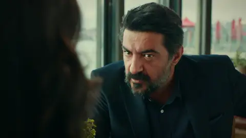 Esta noche en ‘Hermanos’: La infidelidad de Akif, cada vez más cerca de salir a la luz Esta noche en ‘Hermanos’: La infidelidad de Akif, cada vez más cerca de salir a la luz