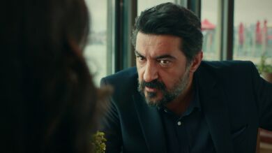 Esta noche en ‘Hermanos’: La infidelidad de Akif, cada vez más cerca de salir a la luz