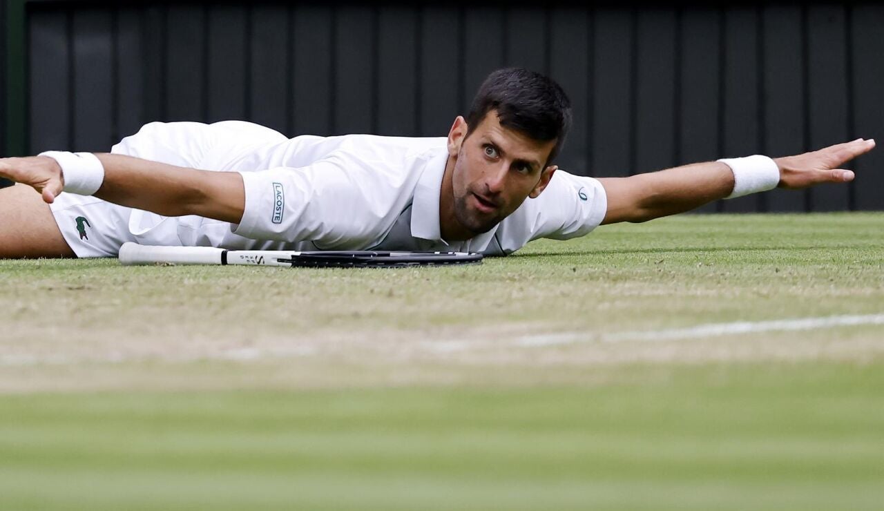 Novak Djokovic 'vuela' hacia las semifinales