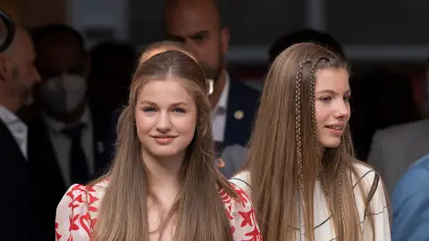 La princesa Leonor y la Infanta Sofía en Girona La princesa Leonor y la Infanta Sofía en Girona