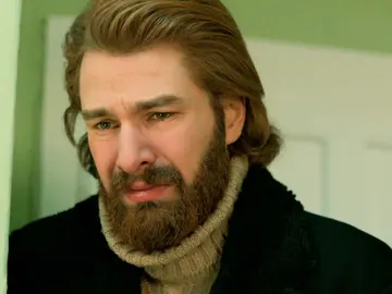 Fikret, destrozado al descubrir que su madre se enamoró de Adnan Yaman Fikret, destrozado al descubrir que su madre se enamoró de Adnan Yaman