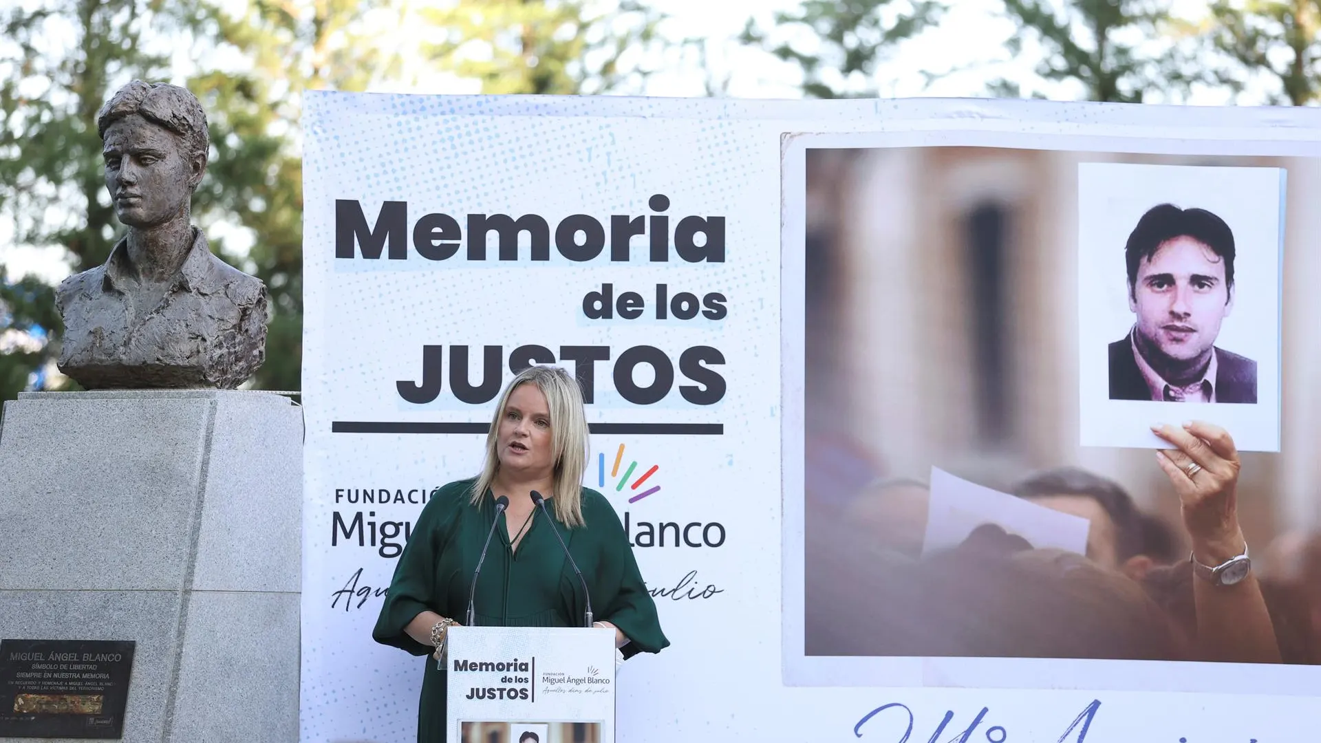 Marimar Blanco, durante el homenaje del 24 aniversario del asesinato a manos del ETA de su hermano Marimar Blanco, durante el homenaje del 24 aniversario del asesinato a manos del ETA de su hermano