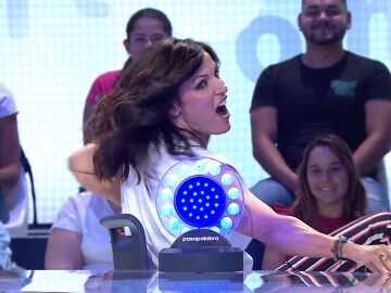 Eva Pedraza reta a Roberto Leal a un duelo de baile estilo ‘Flashdance’ 