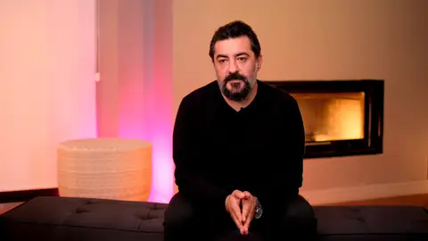 Celil Nalçakan habla sobre el personaje de Akif, el villano de ‘Hermanos’: “Le gusta jugar sucio” Celil Nalçakan habla sobre el personaje de Akif, el villano de ‘Hermanos’: “Le gusta jugar sucio”