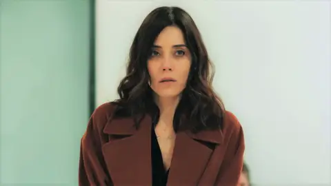 Avance de 'Infiel': Asya y Volkan, muy preocupados por Ali tras el accidente y Aras descubre un gran secreto de su pasado Avance de 'Infiel': Asya y Volkan, muy preocupados por Ali tras el accidente y Aras descubre un gran secreto de su pasado