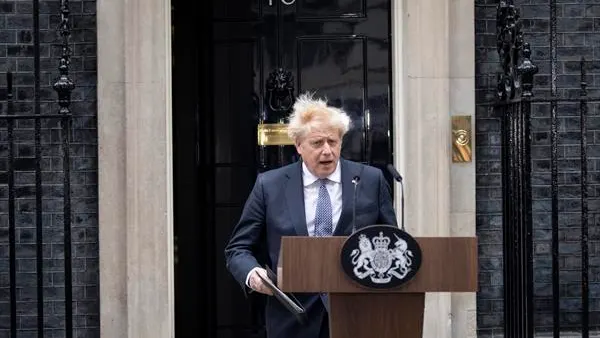 Boris Johnson continuar&aacute; como primer ministro de forma interina