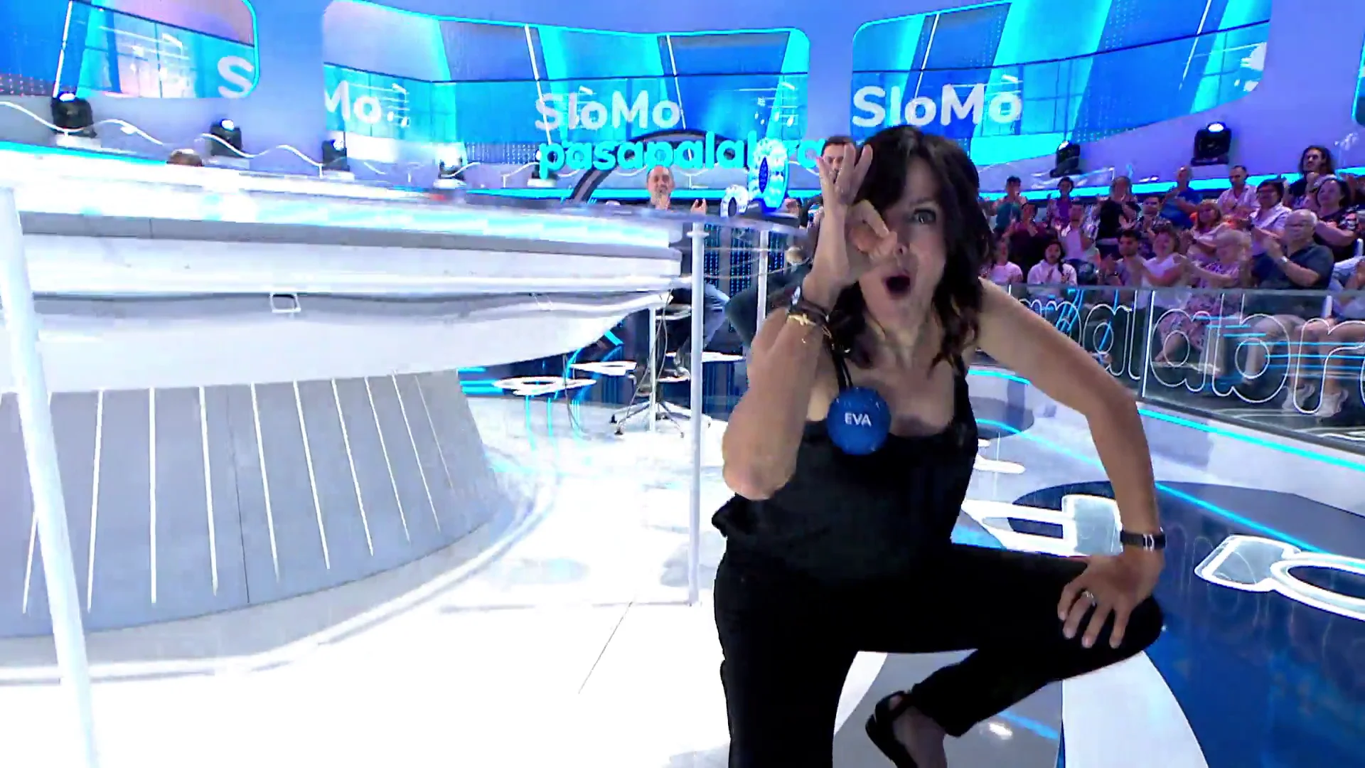 Eva Pedraza se marca un &lsquo;SloMo&rsquo;&hellip; pero acaba &lsquo;eslomada&rsquo; al imitar a Chanel en &lsquo;La Pista&rsquo; 