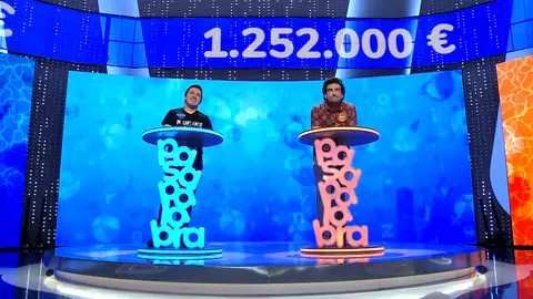 La felicitación de Orestes a Rafa por su Rosco y su reacción al verse casi fuera de ‘Pasapalabra’ La felicitación de Orestes a Rafa por su Rosco y su reacción al verse casi fuera de ‘Pasapalabra’