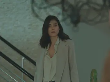 Aras desata su cólera contra Volkan: "¡Todavía tienes la foto de Asya!" Aras desata su cólera contra Volkan: "¡Todavía tienes la foto de Asya!"