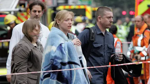Explosiones de transporte paralizan el centro de Londres Explosiones de transporte paralizan el centro de Londres