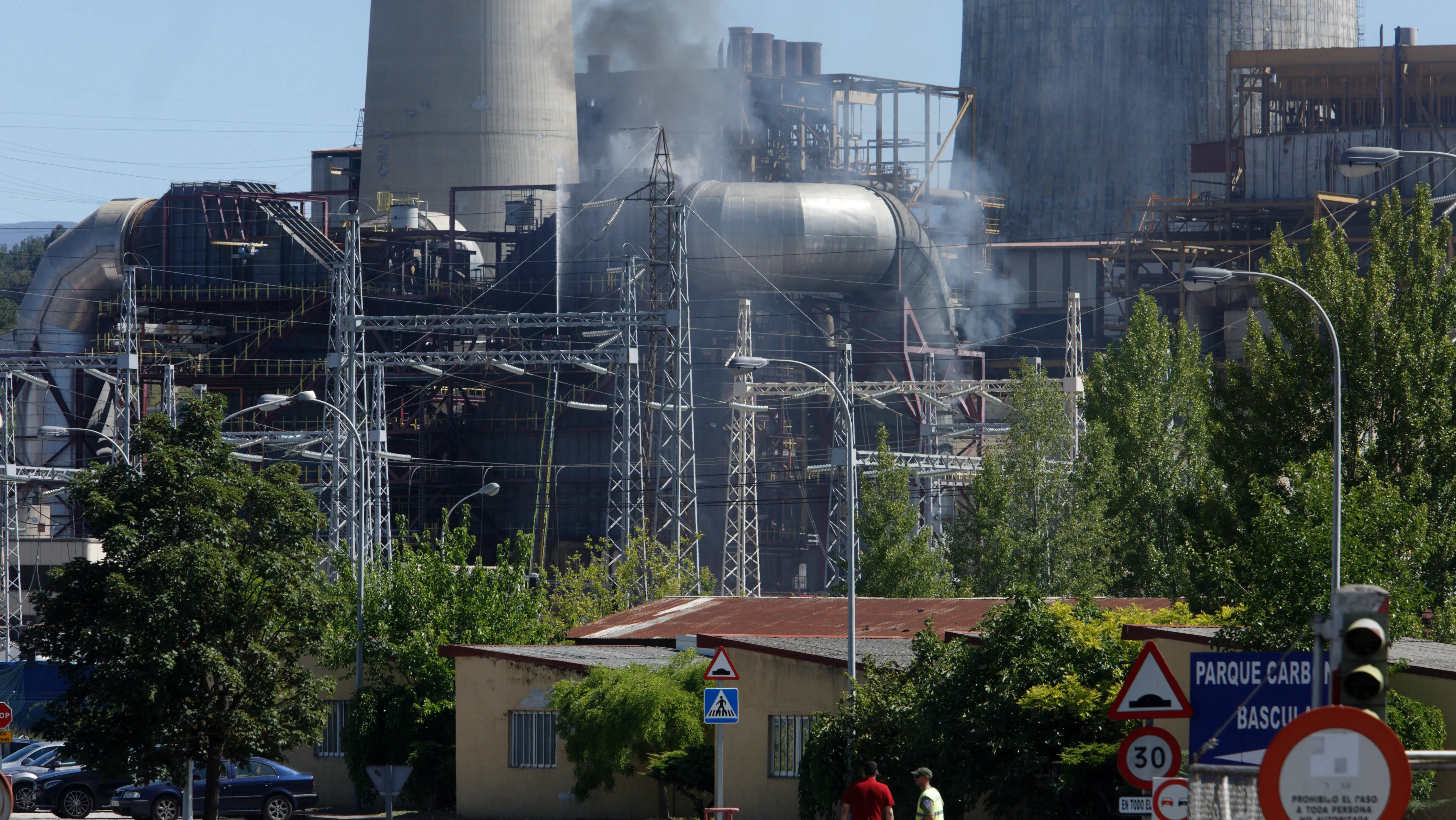 Controlado el incendio en la Central de Cubillos del Sil 