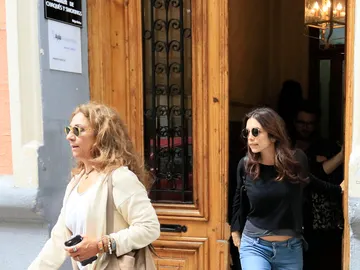 Lolita Flores y su hija, Elena Furiase Lolita Flores y su hija, Elena Furiase