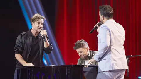 La emocionante improvisación de ‘Aquí estoy yo’ con David Bisbal, Luis Fonsi y Pablo López La emocionante improvisación de ‘Aquí estoy yo’ con David Bisbal, Luis Fonsi y Pablo López