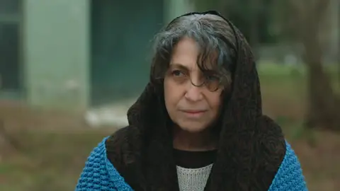 ¡La madre de Aras está viva!: ¿Dónde ha estado todo este tiempo? ¡La madre de Aras está viva!: ¿Dónde ha estado todo este tiempo?