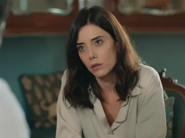 ¡Asya descubre las cámaras que puso Volkan en su casa para espiarla! ¡Asya descubre las cámaras que puso Volkan en su casa para espiarla!