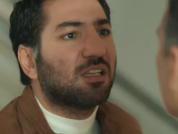 Aras, fuera de sí, se enfrenta a Volkan tras descubrir que sigue obsesionado con Asya Aras, fuera de sí, se enfrenta a Volkan tras descubrir que sigue obsesionado con Asya