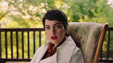 Naci propone a Safiye que termine sus estudios: 