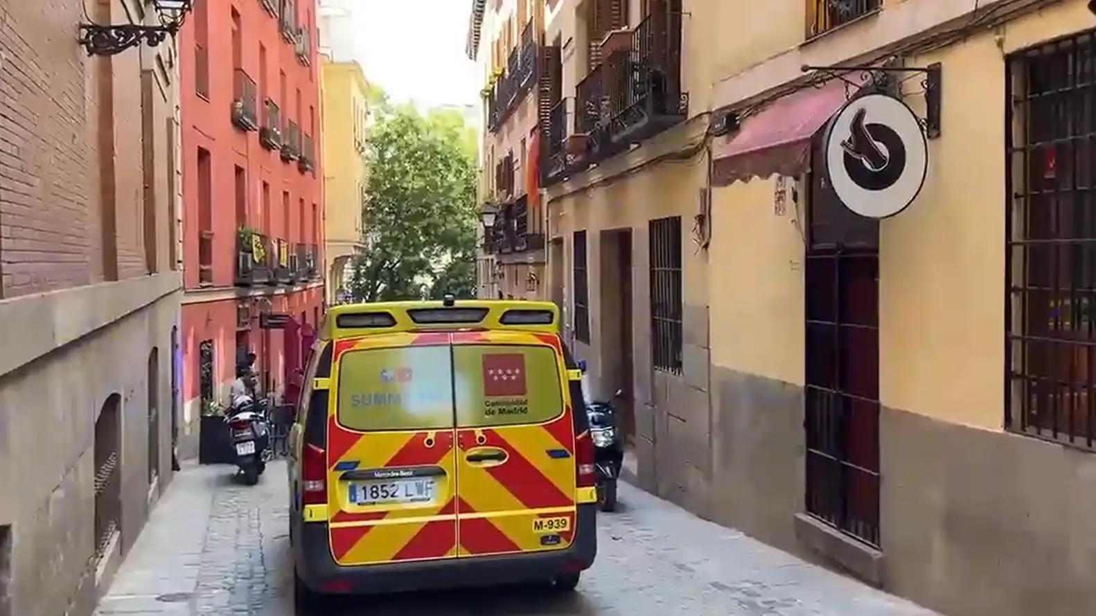 Detienen a una mujer por matar a su novia con un arma blanca en Madrid