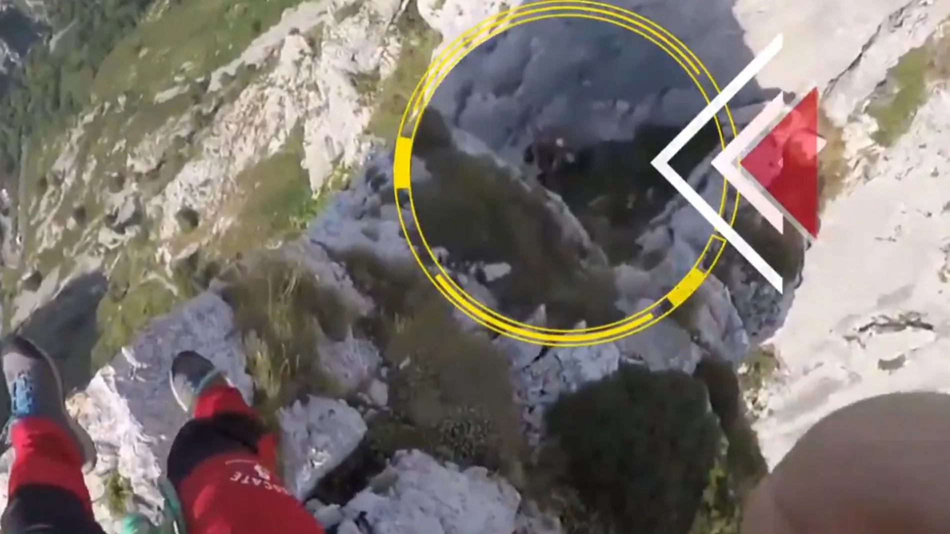 Foto de imagen de un rescate de dos montañeros suizos en Picos de Europa