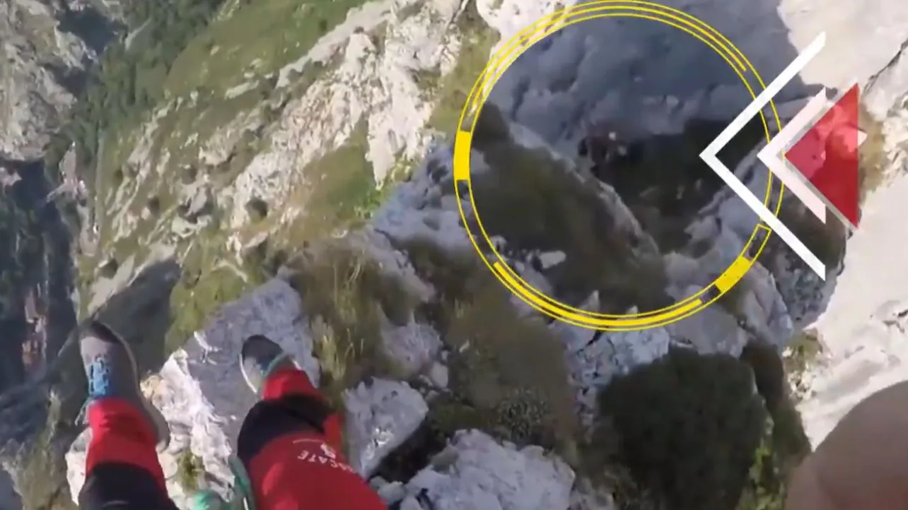 Foto de imagen de un rescate de dos montañeros suizos en Picos de Europa Foto de imagen de un rescate de dos montañeros suizos en Picos de Europa