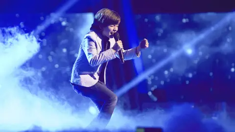 Emilio Díaz realiza la versión más tierna de ‘Noches de bohemia’ en la Semifinal Emilio Díaz realiza la versión más tierna de ‘Noches de bohemia’ en la Semifinal