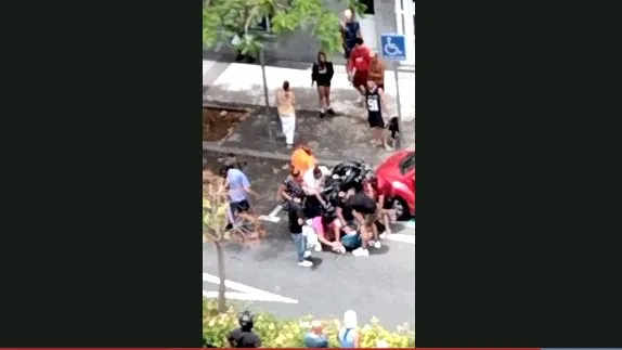 Varios vecinos retienen a un ladr&oacute;n tras intentar robar un coche con una menor dentro en Tamaraceite, Canarias