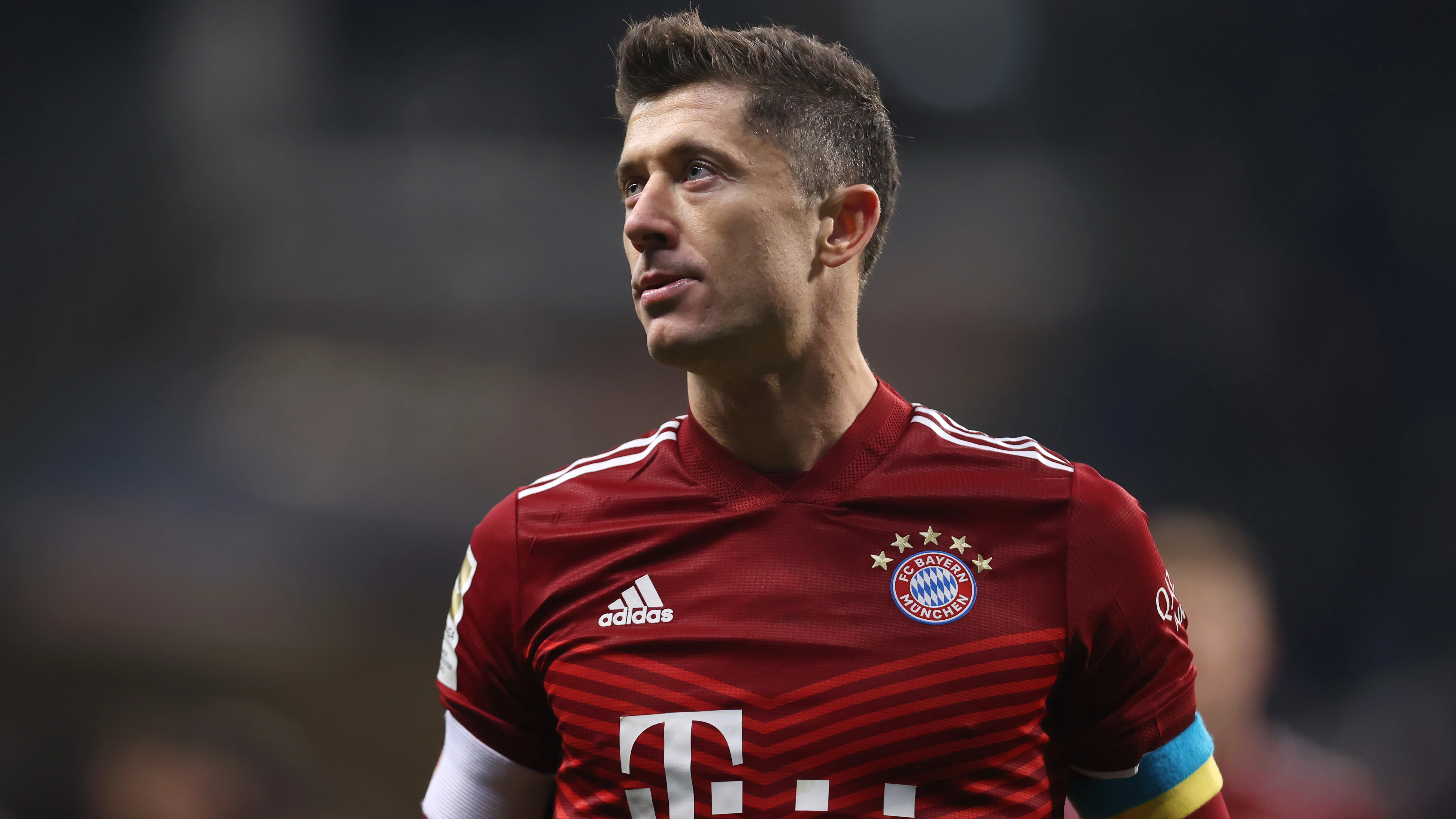 OFICIAL: Robert Lewandowski ficha por el F.C Barcelona OFICIAL: Robert Lewandowski ficha por el F.C Barcelona