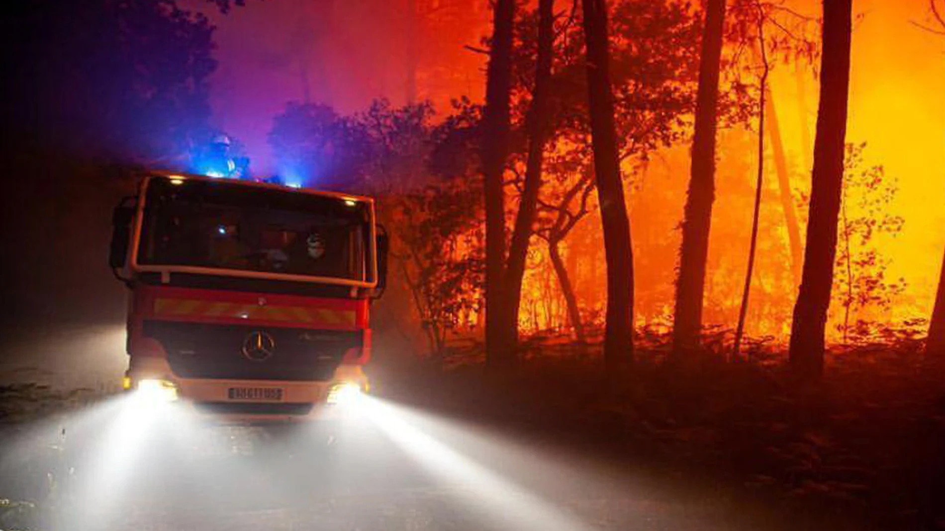 Incendio forestal activo en Francia