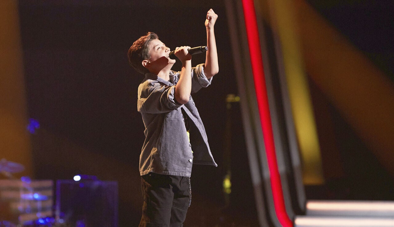 Carlos Higes, un mini Camilo interpretando &lsquo;Manos de tijera&rsquo; en la Semifinal 