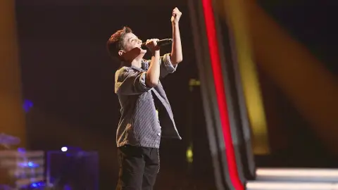 Carlos Higes, un mini Camilo interpretando ‘Manos de tijera’ en la Semifinal Carlos Higes, un mini Camilo interpretando ‘Manos de tijera’ en la Semifinal