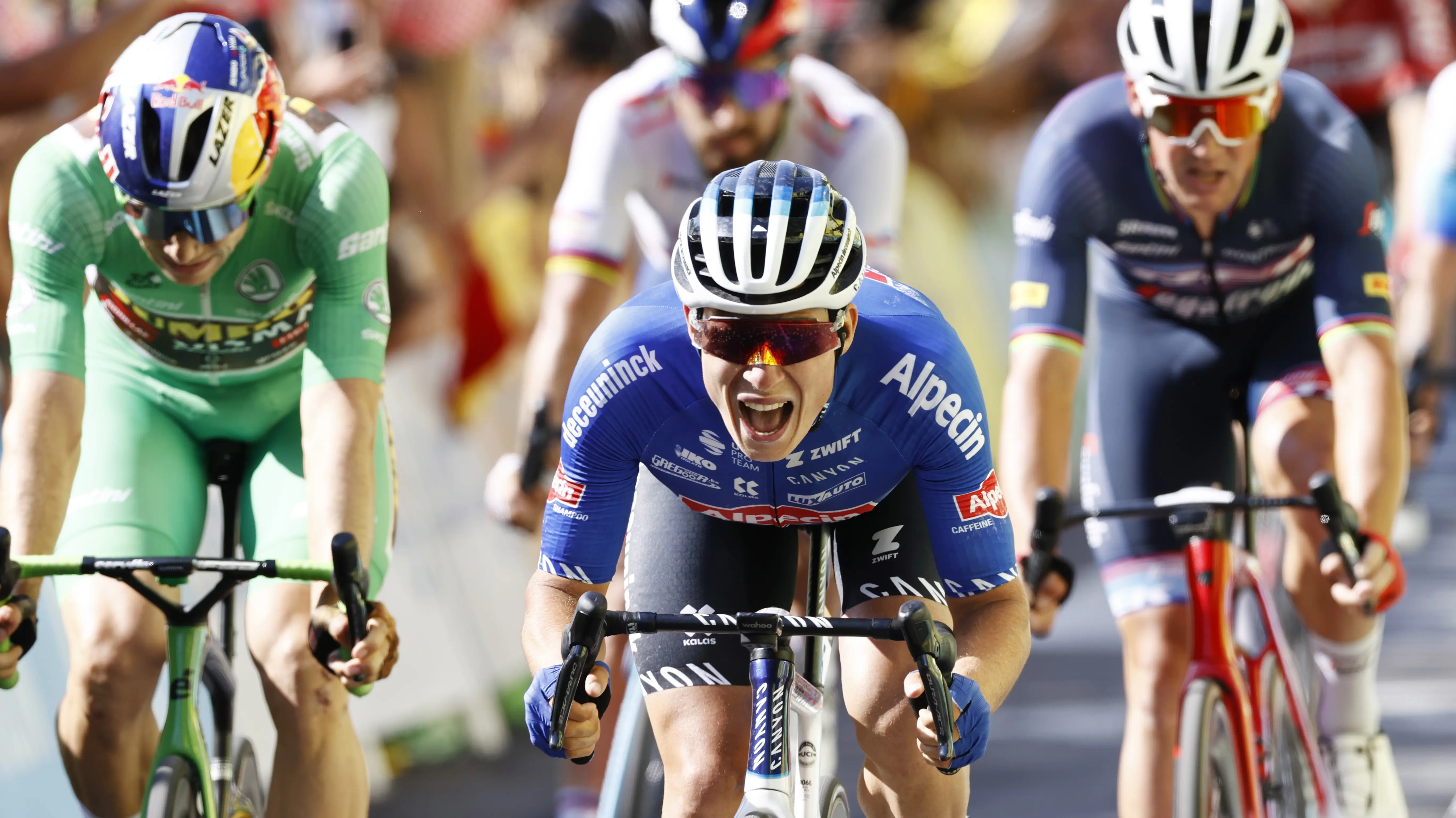 Philipsen gana al sprint en un día aciago para Vingegaard: abandonaron sus escuderos Roglic y Kruijswijk Philipsen gana al sprint en un día aciago para Vingegaard: abandonaron sus escuderos Roglic y Kruijswijk