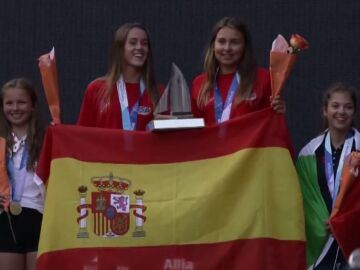 El equipo español acaba de lograr la medalla de oro en el campeonato mundial juvenil de vela