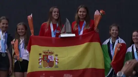 El equipo español acaba de lograr la medalla de oro en el campeonato mundial juvenil de vela El equipo español acaba de lograr la medalla de oro en el campeonato mundial juvenil de vela