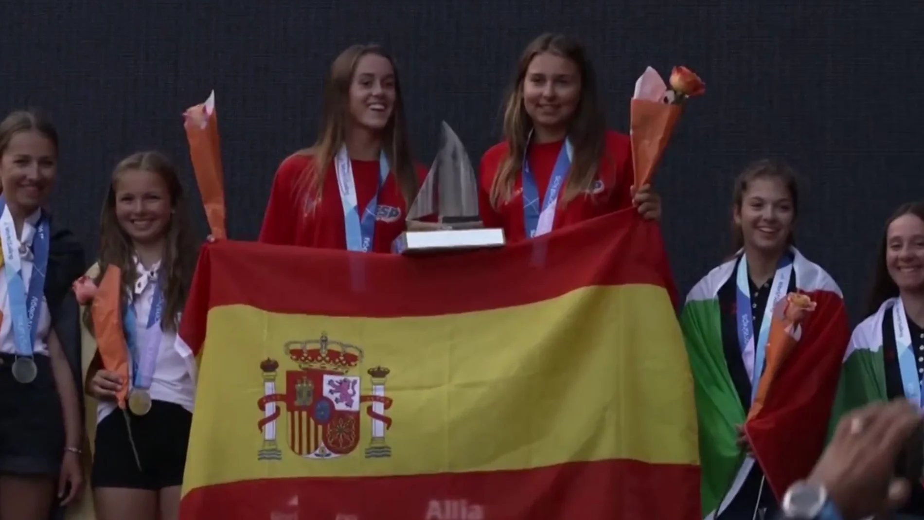 El equipo español acaba de lograr la medalla de oro en el campeonato mundial juvenil de vela