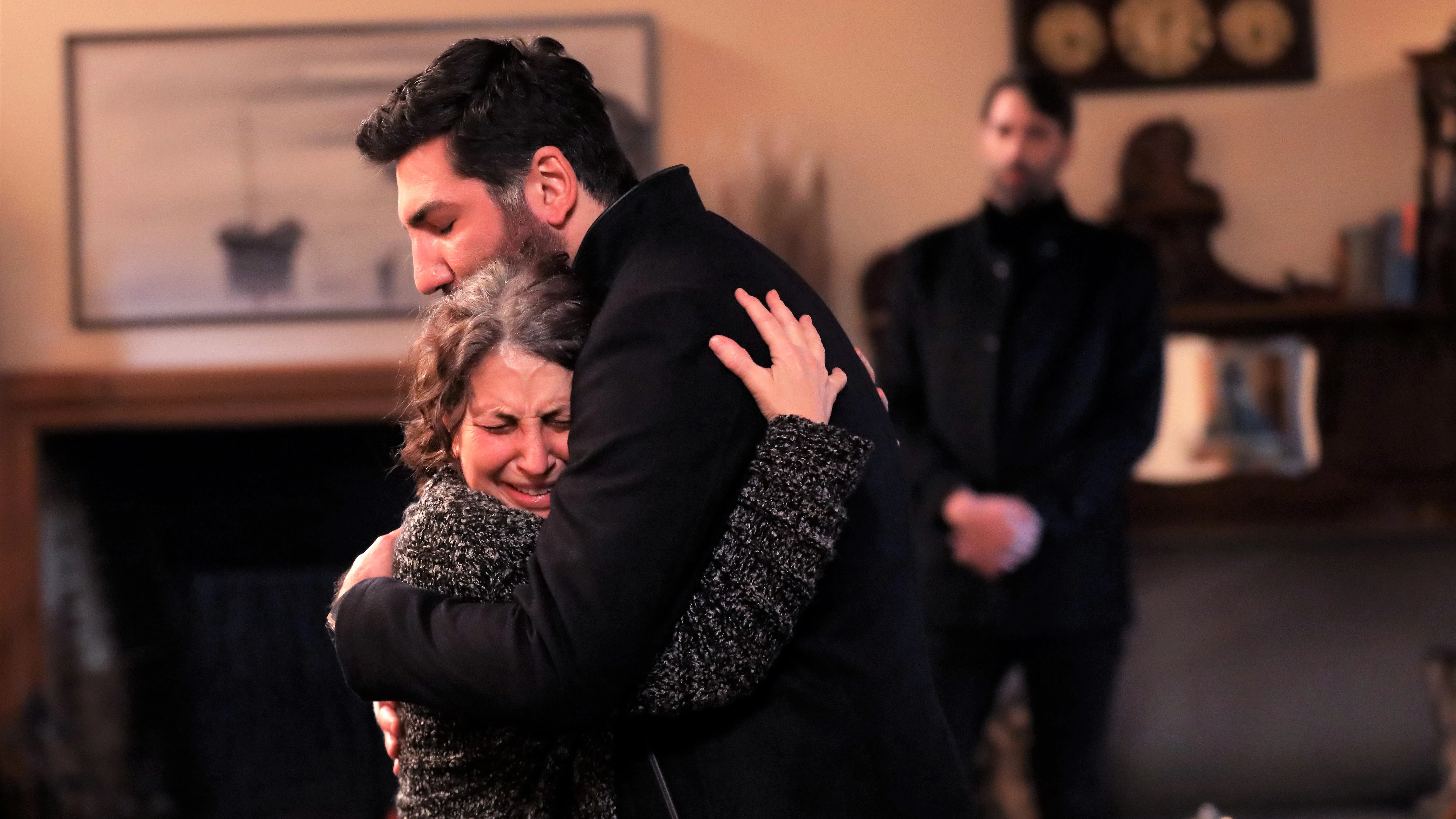 ¡El reencuentro más esperado!: Así ha sido el emotivo abrazo entre Aras y su madre tras tantos años sin verse 