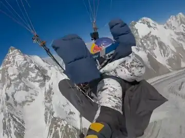 Horacio Llorens, el español que busca hacer historia al intentar ascender el K2 en parapente Horacio Llorens, el español que busca hacer historia al intentar ascender el K2 en parapente