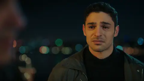 Giro inesperado en 'Hermanos': ¡Orhan le cuenta a Kadir que Ömer es adoptado!  Giro inesperado en 'Hermanos': ¡Orhan le cuenta a Kadir que Ömer es adoptado!