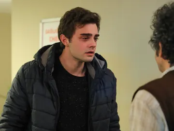 En el último capítulo de 'Hermanos': Kadir descubre que Ömer es adoptado En el último capítulo de 'Hermanos': Kadir descubre que Ömer es adoptado