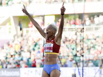Yulimar Rojas celebra su oro en triple salto en el Mundial de Oregón Yulimar Rojas celebra su oro en triple salto en el Mundial de Oregón