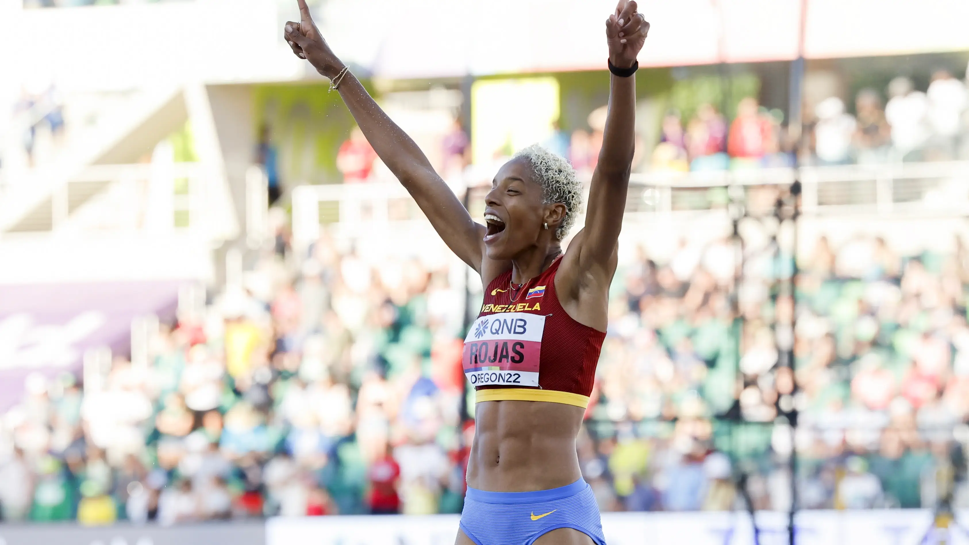Yulimar Rojas celebra su oro en triple salto en el Mundial de Oregón Yulimar Rojas celebra su oro en triple salto en el Mundial de Oregón