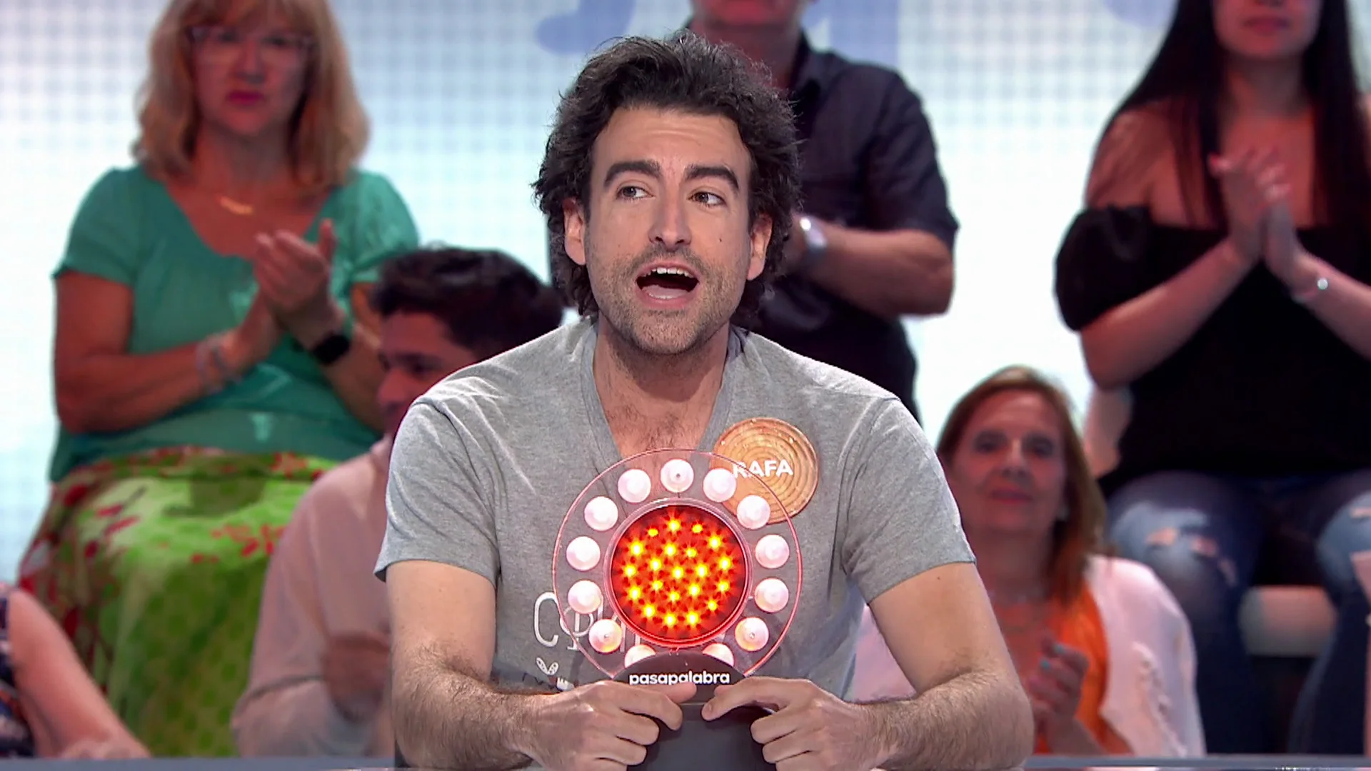 Orestes se rinde ante la voz de Rafa: ¿es la mejor que ha pasado por ‘La Pista’? Orestes se rinde ante la voz de Rafa: ¿es la mejor que ha pasado por ‘La Pista’?