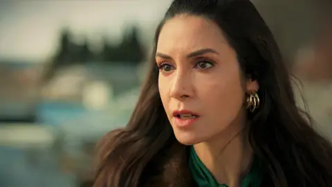 Akif, en shock tras la noticia de Suzan: "Estoy embarazada" Akif, en shock tras la noticia de Suzan: "Estoy embarazada"