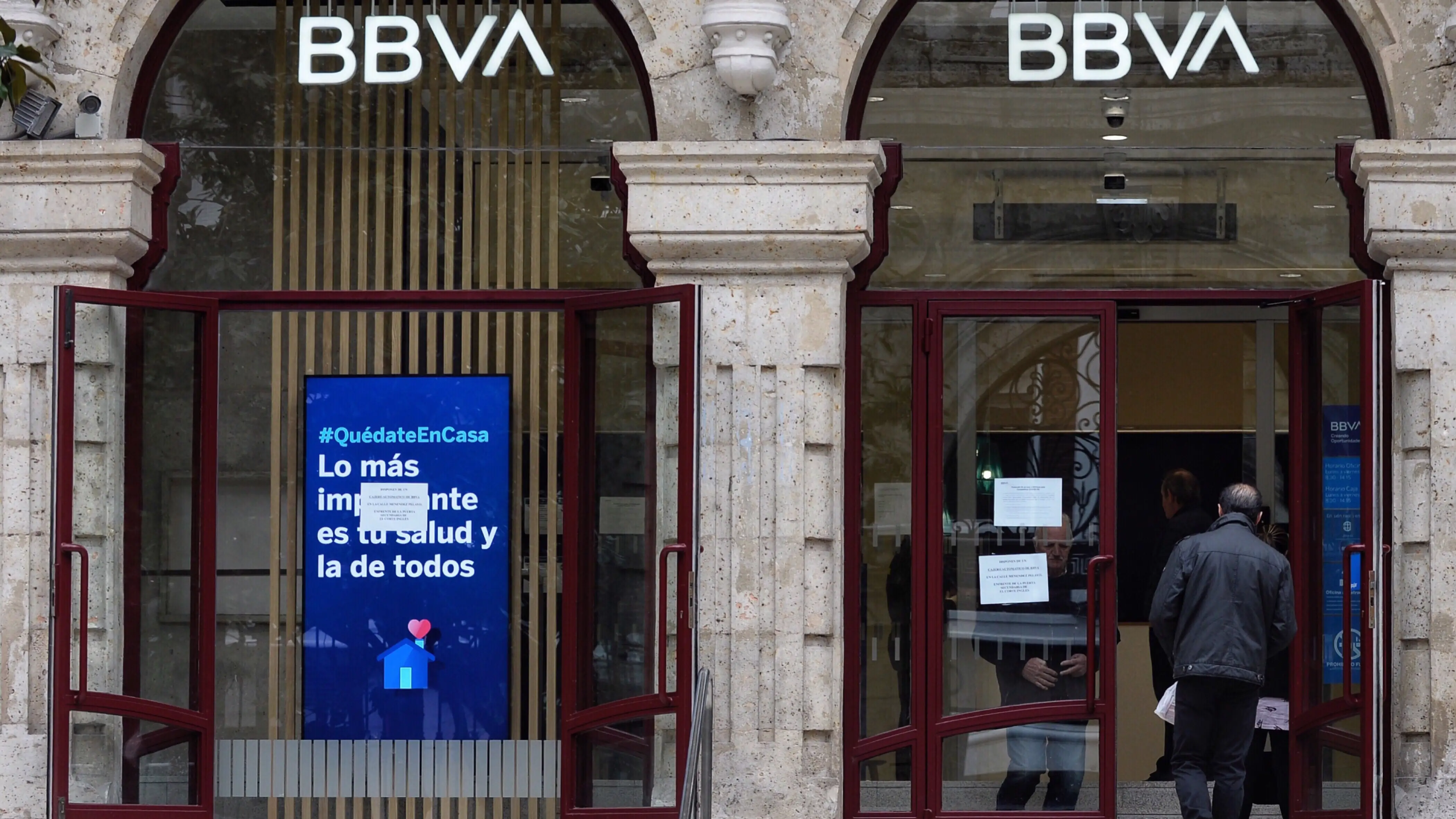 Qué días se pagan las pensiones en agosto de 2022 Sucursal de BBVA en Valladolid. Foto de archivo.